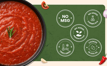 Tomato sauce in a pan with a green label featuring health claims on a beige background